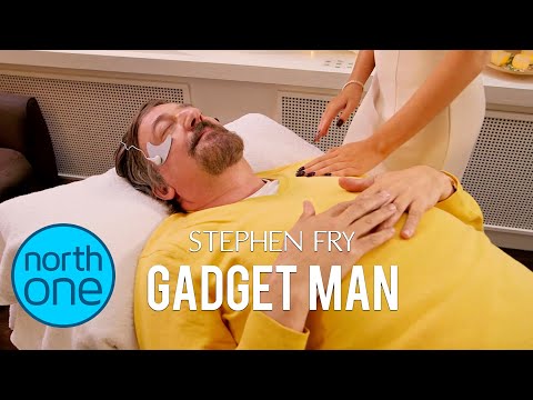 Stephen Fry tests beauty gadgets | Gadget Man