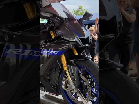 2023 Yamaha R1M on the DYNO( pops and bangs 🔥)