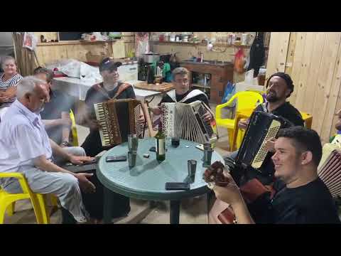 GRANDES MÚSICOS GAÚCHOS no Rodeio de Vacaria (Os Monarcas/Tche Garotos/Lincon Ramos/Rico/João Pedro)