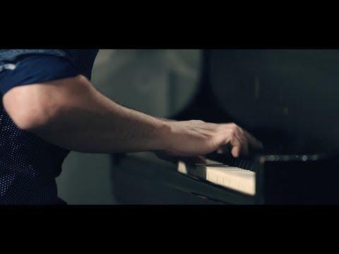 Fabian Almazan's Alcanza Suite: I. Vida Absurda y Bella