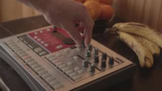 Video thumbnail for Korg Electribe ER-1 Rhythm Synthesizer MKI Demo by Nick Ananas