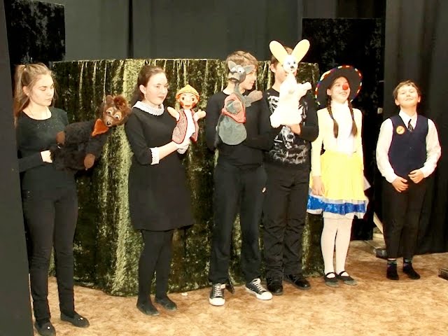 Новогодние традиции за кулисами