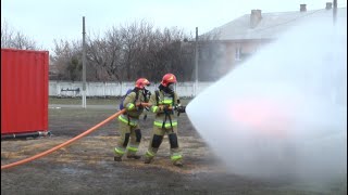 У Харкові рятувальники практикувалися у вогневому тренажері