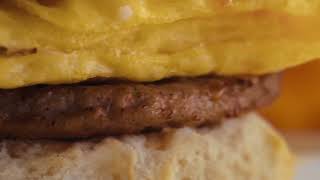 McDonald´s Hot Honey Sausage Egg Biscuit 🍯🥚🥪☀️