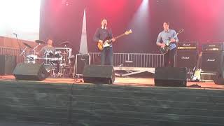 UTOPIA (Black Hole Love (THE DUKES) au rock against cancer de Servins