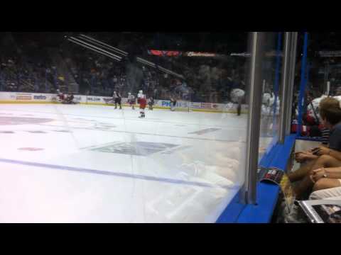 Hurricanes_vs_Thrashers_04_08_2011