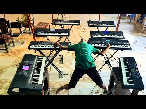 see the magical figure of saviour Bee 🙆‍♀️🙆‍♀️🙆‍♀️😂😂 with  many keyboards