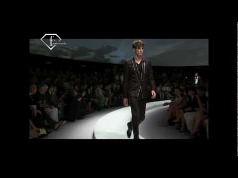 fashiontv | FTV.com - Versace Milan FW men s/s 2009
