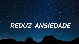 Lindo Cu estrelado noturno ao som de msica para acalmar a mente. Relaxa e trs paz para voc.