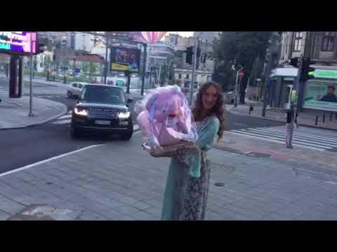 Goga Sekulić stigla na slavlje povodom krštenja Anine i Rastine ćerke Tare