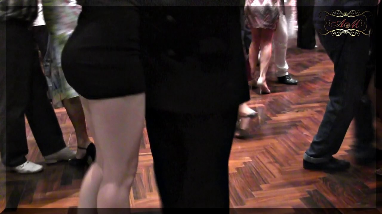 Incentivación tanquera. Milongueando en Salón Canning, Oscar Montenegro y vistosa compañera