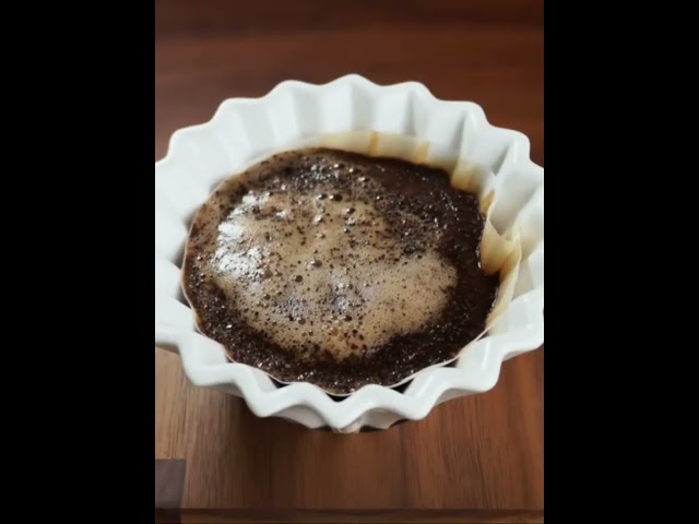 مطحنة قهوة يدوية مخروطية من HIBREW سعة 22 غرام مصن...