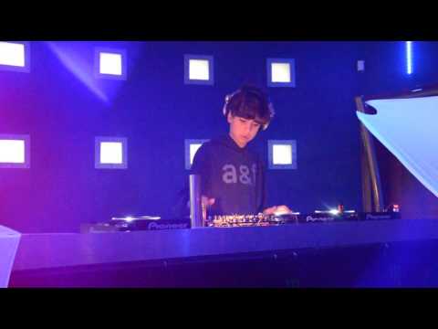 Morning FLASH with Federico Gardenghi at club Seven