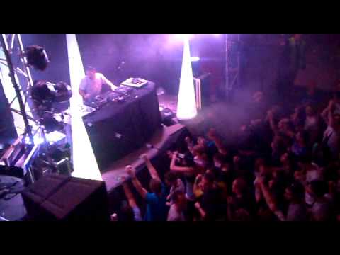 Sied Van Riel - LIVE @ Airport in Sydney 2010