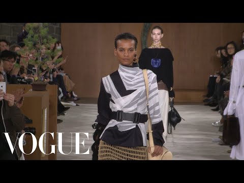 Loewe Fall 2016 Ready-to-Wear | Paris Fashion Week