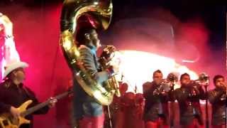 ESPINOZA PAZ cantando "LA ESCUELITA"