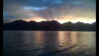 preview picture of video 'Sunrise at Pangong Tso Lake. A beautiful experience, feel it!'