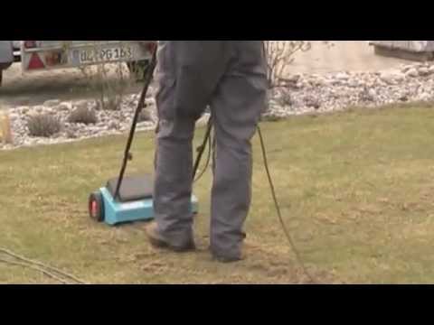 Rasen lueften mit dem Rasenluefter von Gardena