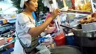 preview picture of video 'noodle / koh samui Nathon pier  サムイ島 ナトンの麺屋台'