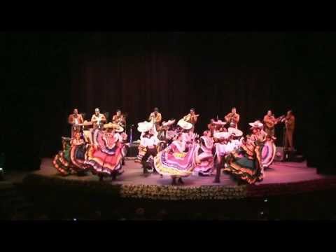 La Culebra y La Negra - Mariachi Vargas de Tecalitlán con el Ballet Folklorico del ITLP