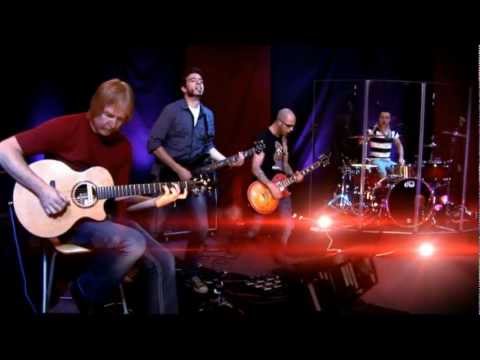 Iliescu Rucsandra - Never Alone ( Live Cover )