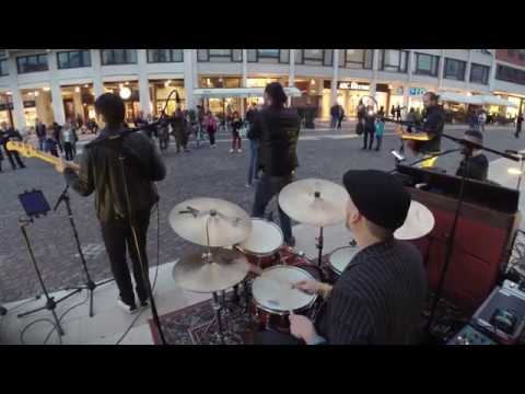 Ed Sheeran - Shape of You (Absolute5 street acoustic cover)