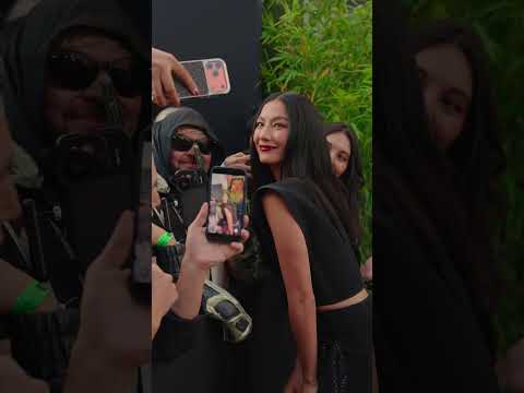 Our Kitana knows how to stir up a fan frenzy.