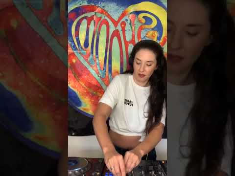 TECHNO SET... DJ Ilona Live On untapped_techno 18-7-20