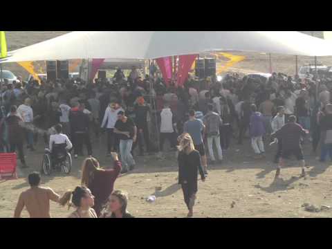 חוואן וניו בורן על אותו עמדה