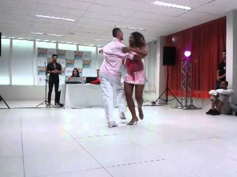 Apresentação de Samba Mara Santos e Yuri