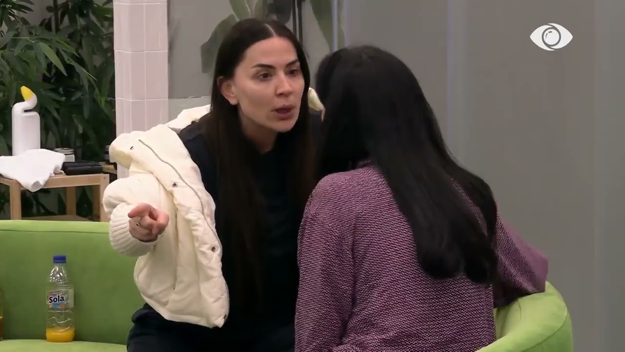 “Unë nuk kam pse ti pyes shoqet e mia…”/ Rozana-Livias: Nëse flasim bashkë, do të ta përdorin