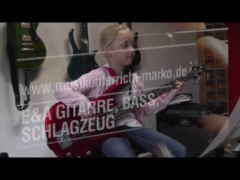 Bassunterricht Schweinfurt bei Marko presentiert Franka in Wake me up when september ends