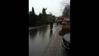 preview picture of video '11/04/2015 Brandweer Apeldoorn-Beekbergen prio 1 naar ongeval aan Kanaal Zuid te Lieren'