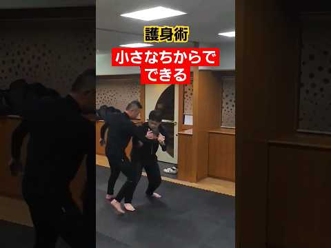 ほとんど力を使いません。#護身術 #剣護身術 #女性護身術 #武道 #shorts