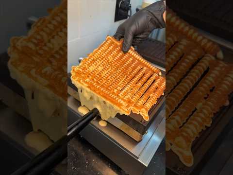 The DESSERT WAFFLE FRIES from Crepe House in the Bronx! 🧇🍟🍫The perfect sweet treat! #DEVOURPOWER