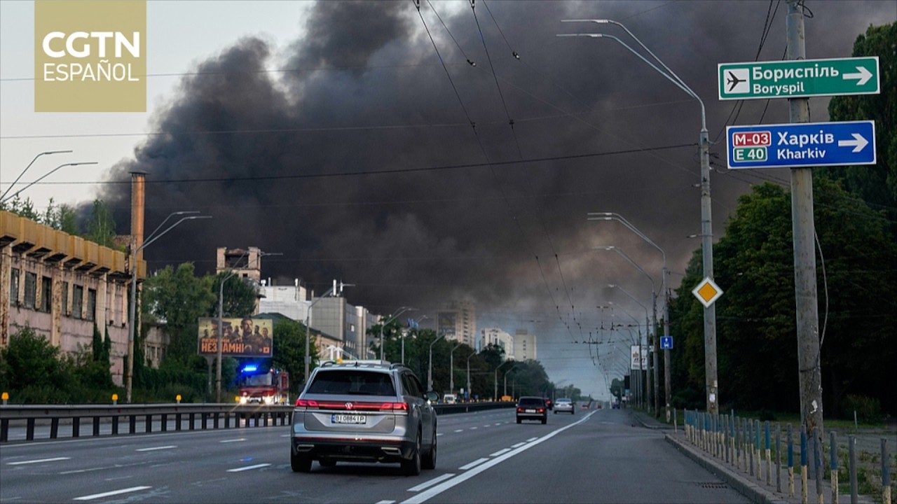 Se escuchan potentes explosiones en Kiev, mientras Rusia lanza ataques con misiles