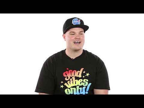 Einer Bankz On His Nearly Bulletproof Ukulele, Going Viral With Chance The Rapper, Wants Obama Next