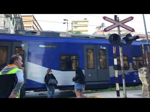 Passaggio a livello senza barriere ferorovia Cumana Pozzuoli