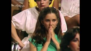 Spanish Magician Cutting a Woman in Three