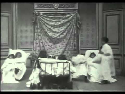 Bataille d'oreillers(1898) - The Lumière Brothers