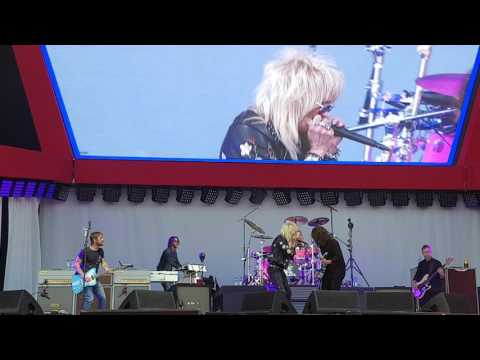 Foo Fighters with Michael Monroe - The Pretender