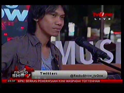 Sheila On 7 - Hujan turun ( Live RadioShow - 20 januari 2012 )