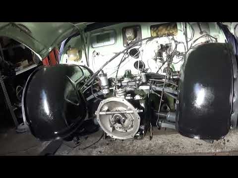 5 ) La Panhard PL17 L6 de Gérard ( Panhard du Furania) -:- Le remontage du groupe motopropueseur -