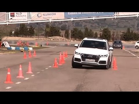 Audi Q5 2017 – Maniobra de esquiva (moose test) y eslalon | km77.com