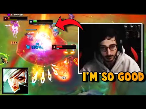 Lightning fast Riven Combo to 1v2