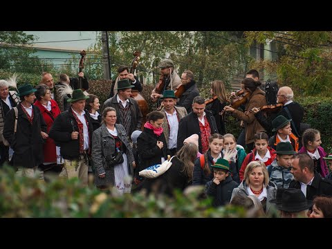 Udvarhelyszék közösségei együtt, népviseletbe öltözve ünnepeltek