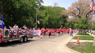 preview picture of video 'Niles West Marching Band   Lincolnwood Memorial Day Parade20140526b'