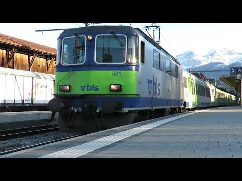 Zug Abfahrt - RE nach Zweisimmen in Spiez, BLS 501  RE 4/4