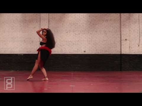 Melanie Amen dancing to LogTronix by Nase Foai