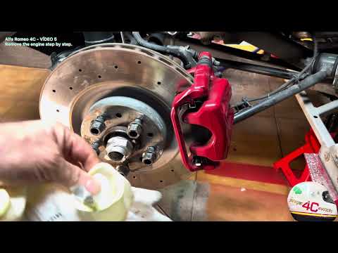 Alfa Romeo 4C VIDEO 5 Remove the engine step by step